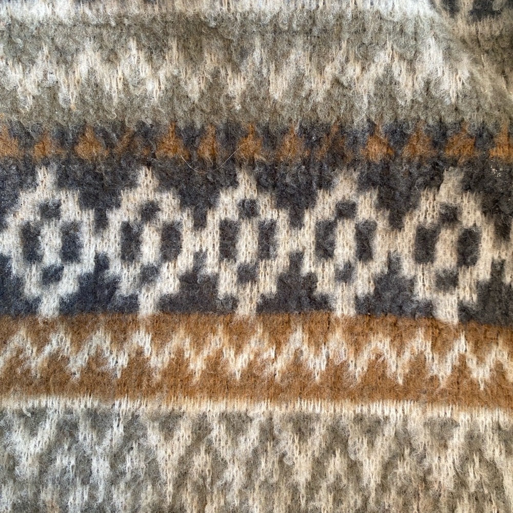 French Country Express Aztec Hooded Pullover - Picture 6 of 6